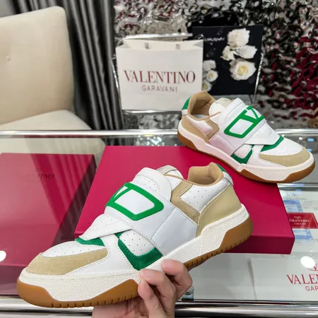 ヴァレンティノ カジュアルシューズ