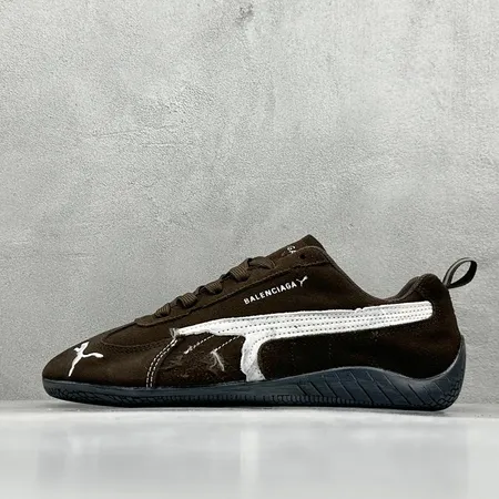 プーマ スニーカー