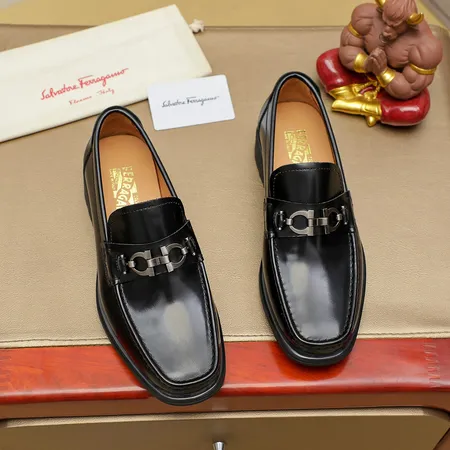 フェラガモ ビジネスシューズ