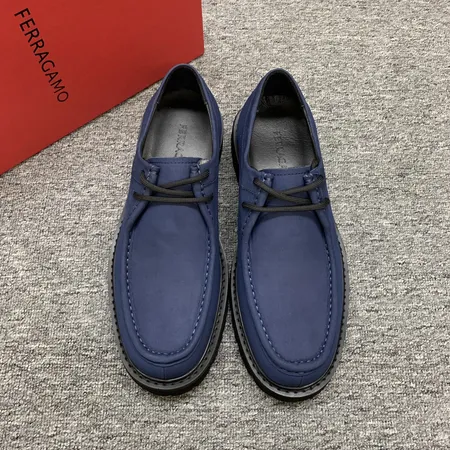 フェラガモ カジュアルシューズ