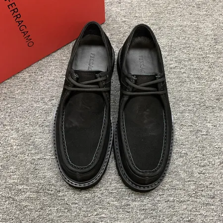 フェラガモ カジュアルシューズ