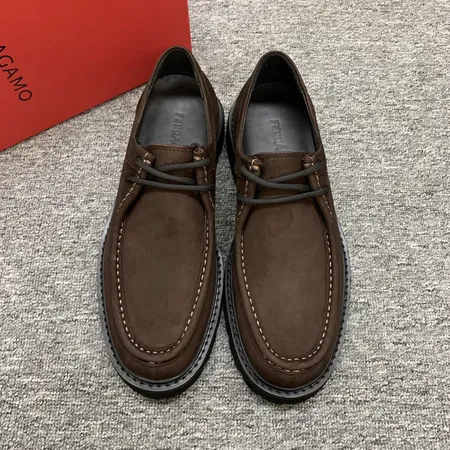 フェラガモ カジュアルシューズ