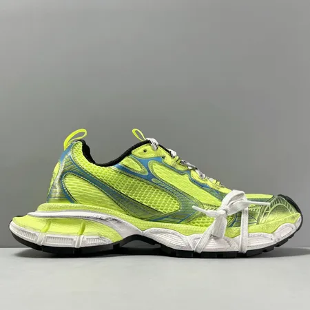 バレンシアガ スニーカー