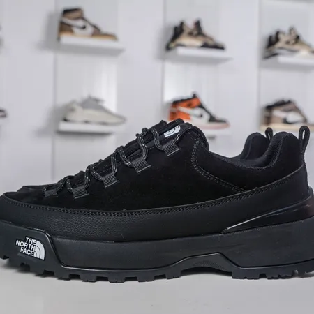 ノースフェイス スニーカー