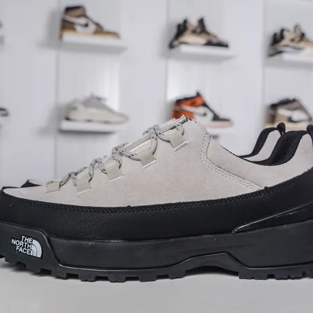 ノースフェイス スニーカー