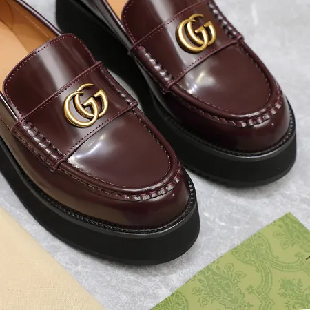 グッチ カジュアルシューズ