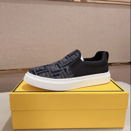 フェンディ カジュアルシューズ