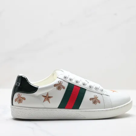 グッチ カジュアルシューズ