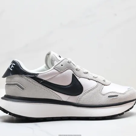 ナイキ スニーカー