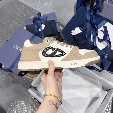 ディオール カジュアルシューズ