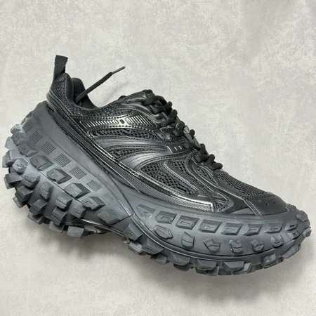 バレンシアガ スニーカー