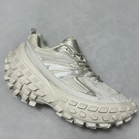 バレンシアガ スニーカー