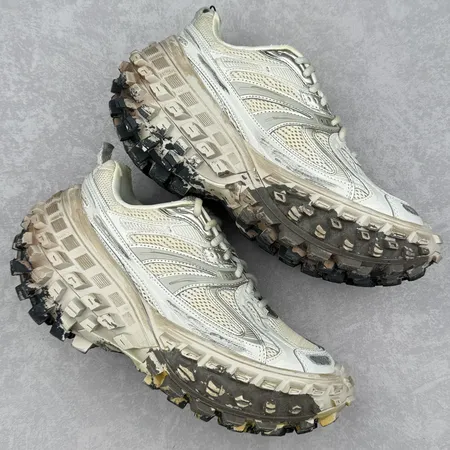 バレンシアガ スニーカー