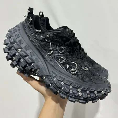 バレンシアガ スニーカー