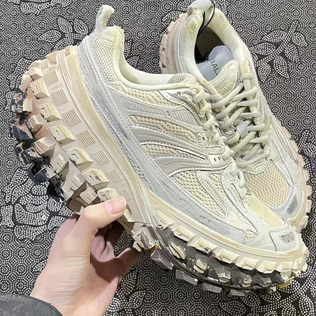 バレンシアガ スニーカー