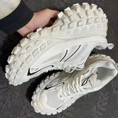 バレンシアガ スニーカー