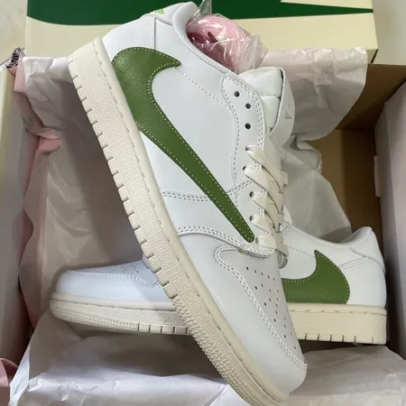 ナイキ カジュアルシューズ