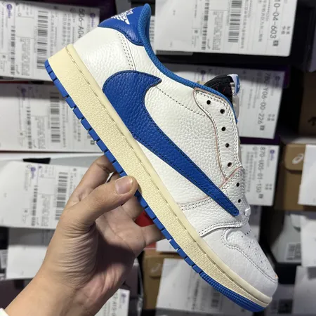 ナイキ スニーカー