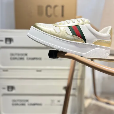 グッチ カジュアルシューズ