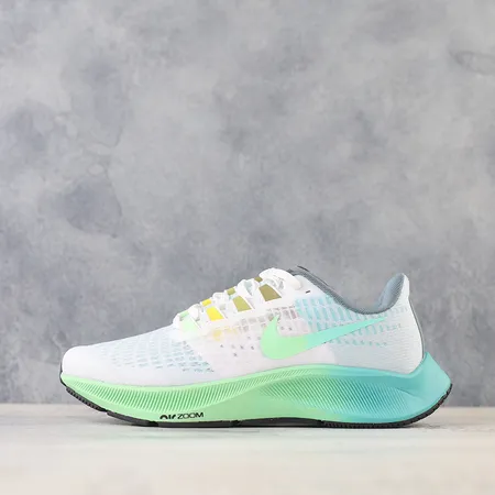 ナイキ スニーカー