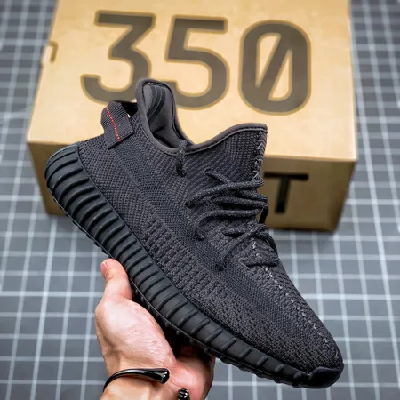 アディダス スニーカー