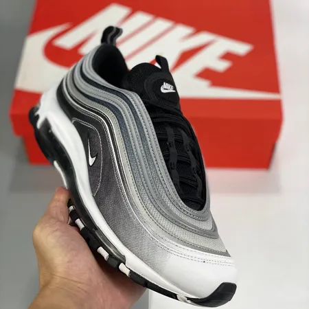 ナイキ スニーカー