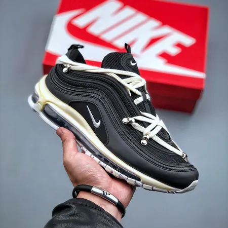 ナイキ スニーカー