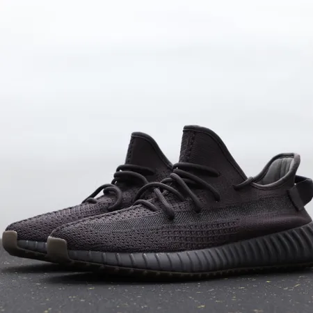 アディダス スニーカー