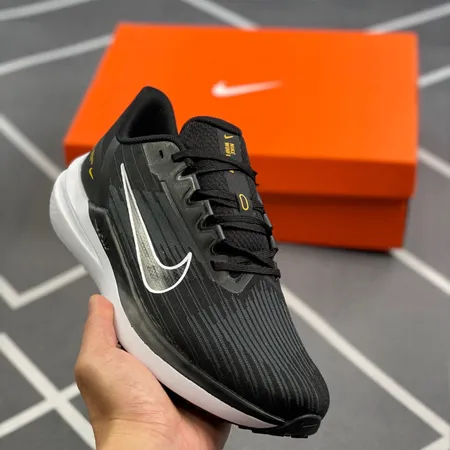 ナイキ スニーカー