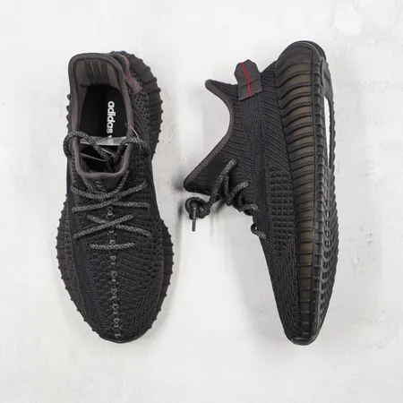 アディダス スニーカー