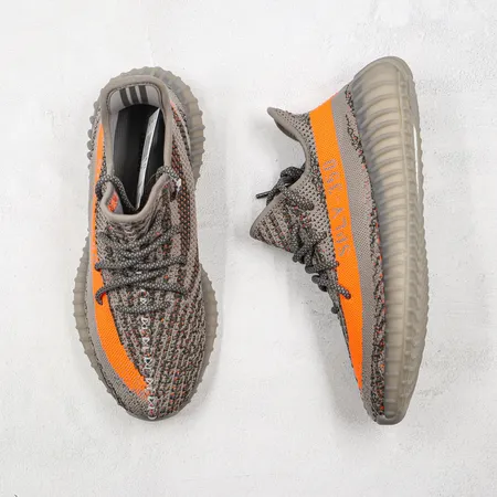 アディダス スニーカー