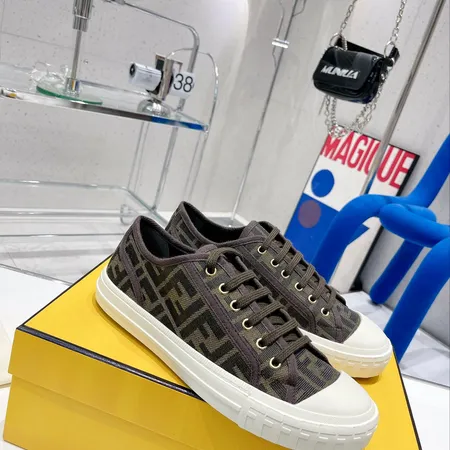 フェンディ スニーカー