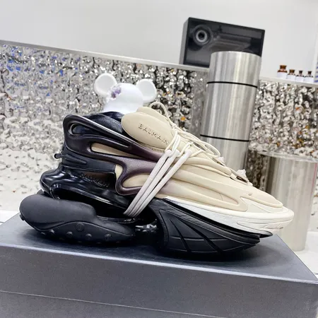 フェンディ スニーカー