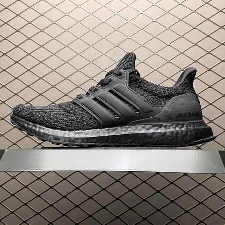 アディダス スニーカー