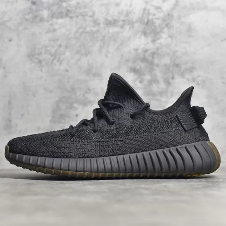 アディダス スニーカー