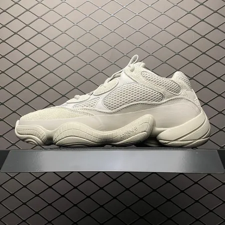 アディダス スニーカー