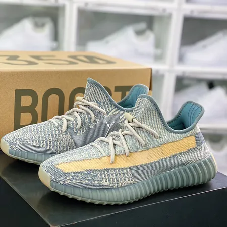 アディダス スニーカー