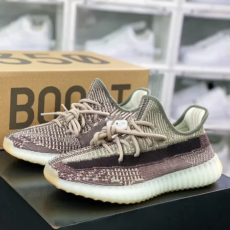 アディダス スニーカー