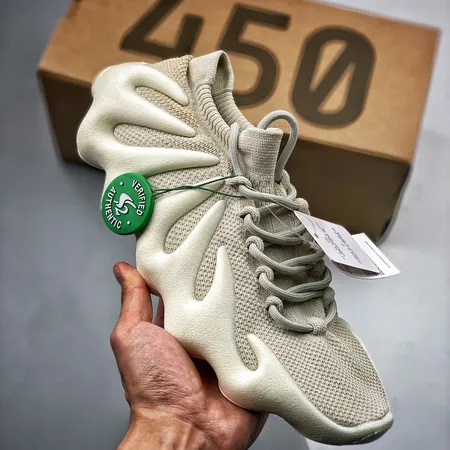 アディダス スニーカー