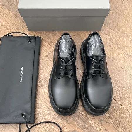 バレンシアガ ビジネスシューズ