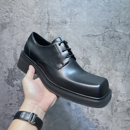 バレンシアガ ビジネスシューズ