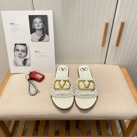 ヴァレンティノ スリッパ