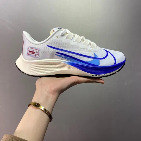 ナイキ スニーカー