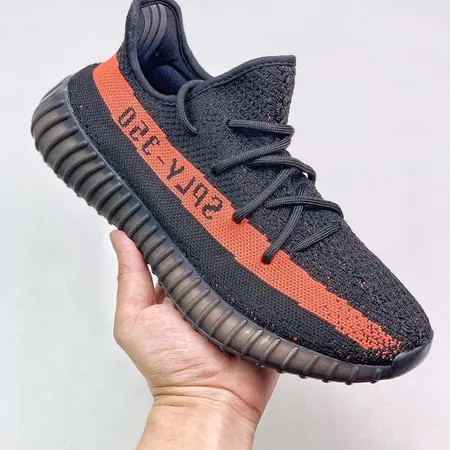 アディダス スニーカー