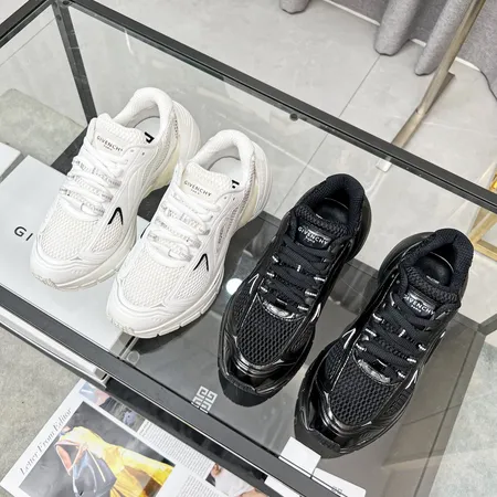 ジバンシィ スニーカー