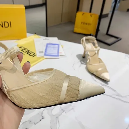 フェンディ サンダル