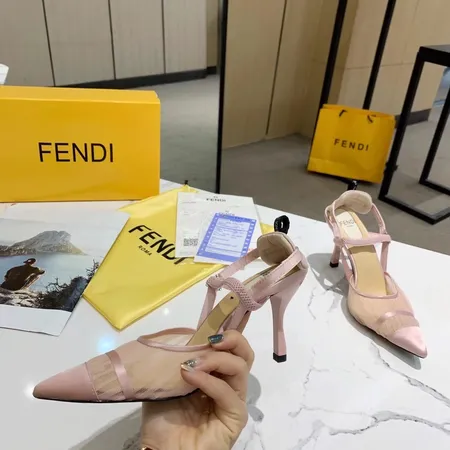 フェンディ サンダル