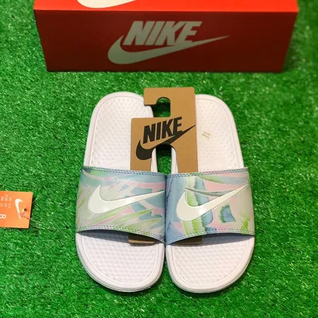 ナイキ スリッパ