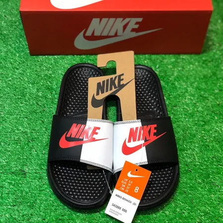 ナイキ スリッパ