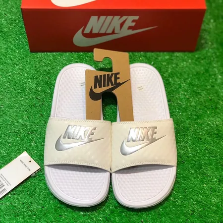 ナイキ スリッパ